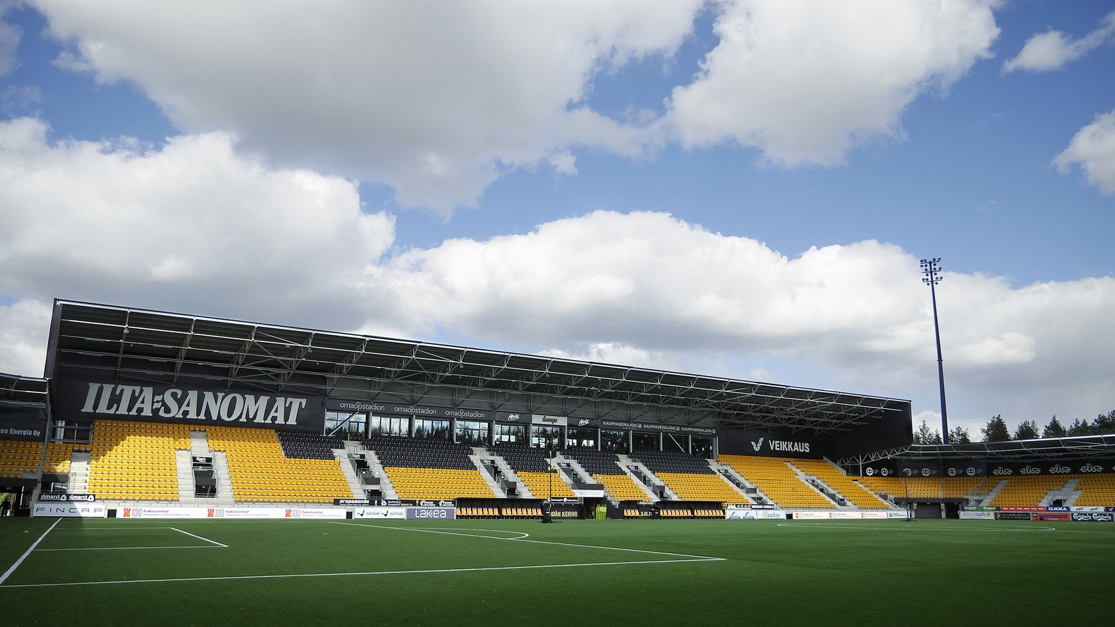 SJK:n kotistadion Seinäjoella iltavalaistuksessa
