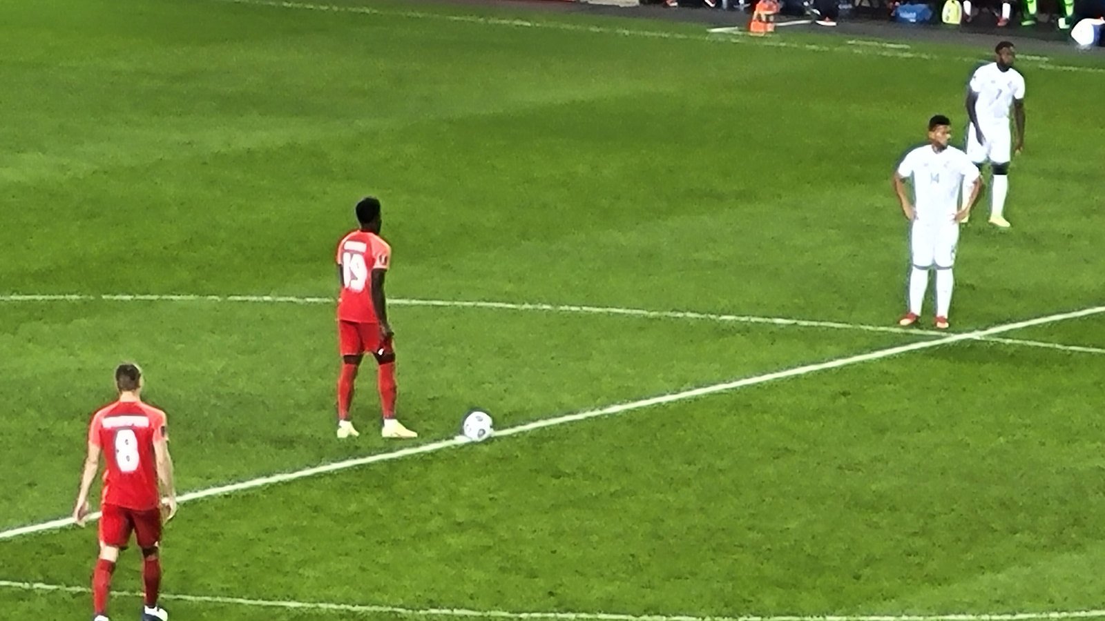Alphonso Davies Kanadan jalkapallomaajoukkueen ottelussa