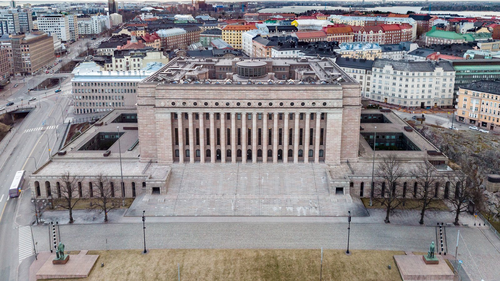 Suomen eduskuntatalo Helsingissä, rahapelilain uudistuksen säätämispaikka